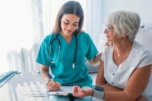 enfermagem-vantagens-investir-faculdade-estacio